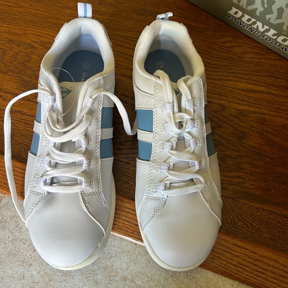 Dunlop women’s bowling shoes, size 10